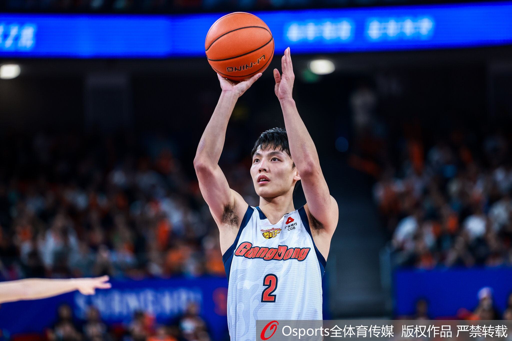 上海主场高喊“徐杰晚安”！后者25年淘汰上海时比晚安提前庆祝